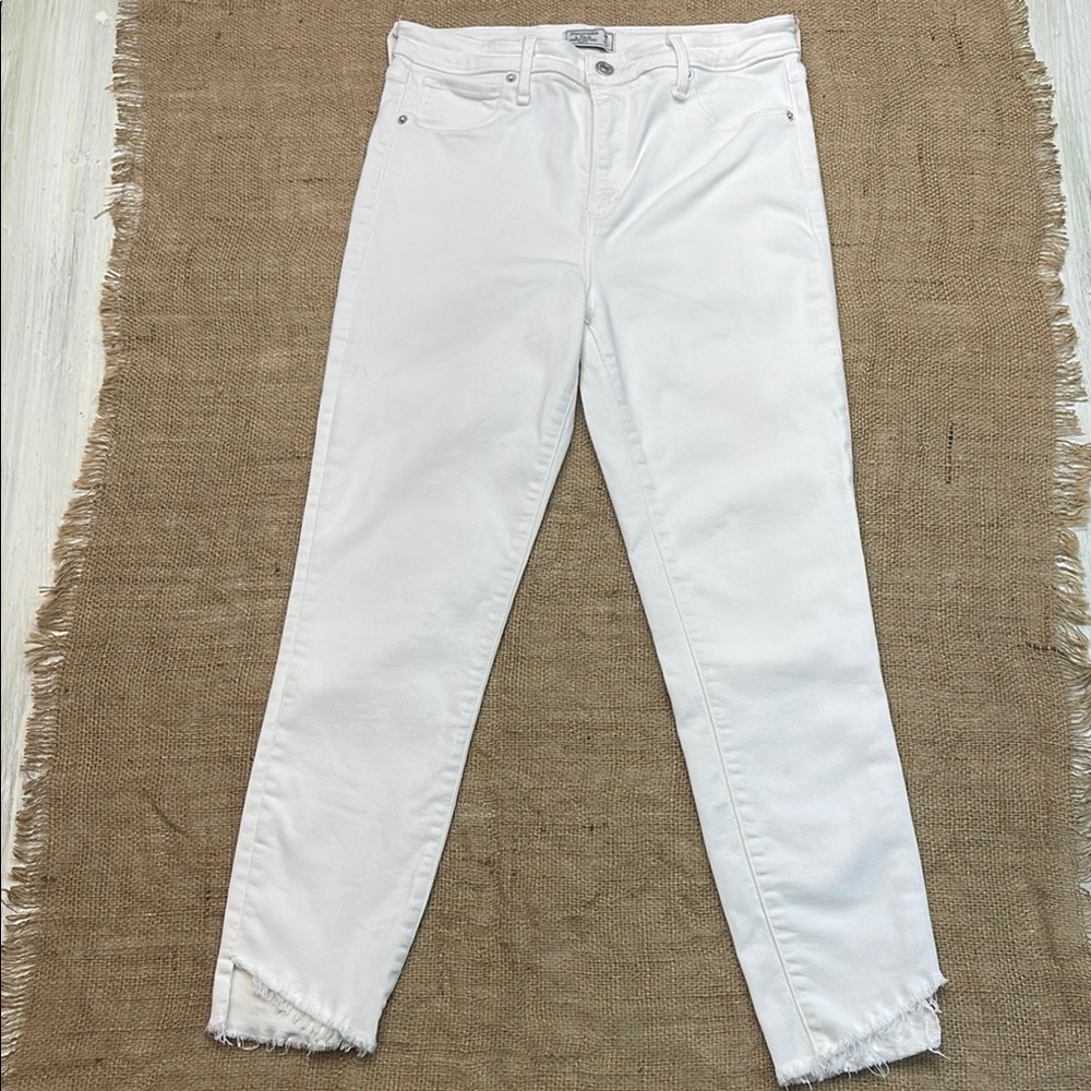 Abercrombie & Fitch Simone High Rise Ankle Raw 
Hem White Jeans Sz 8R
